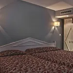 Eugenie 3* Paris