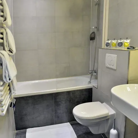 Отель Eugenie 3*