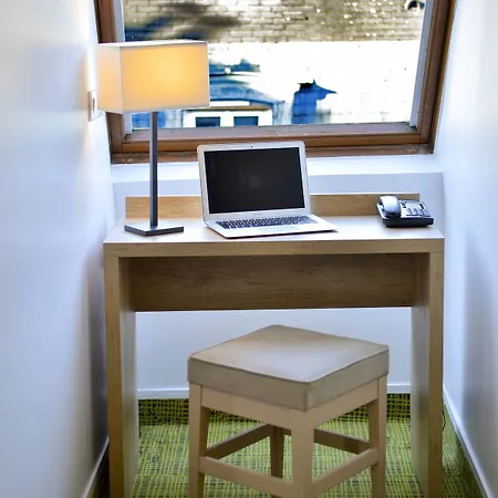 ユージェニー ホテル