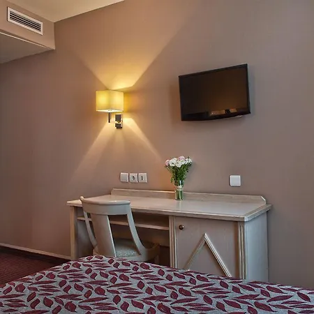 أوجيني فندق