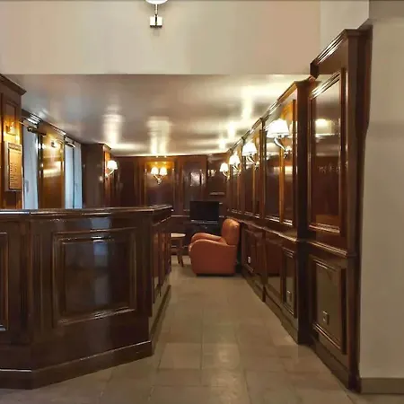 أوجيني باريس