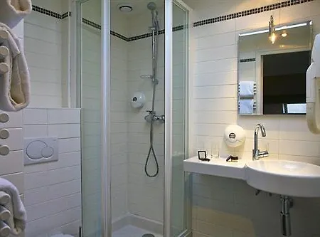 أوجيني فندق